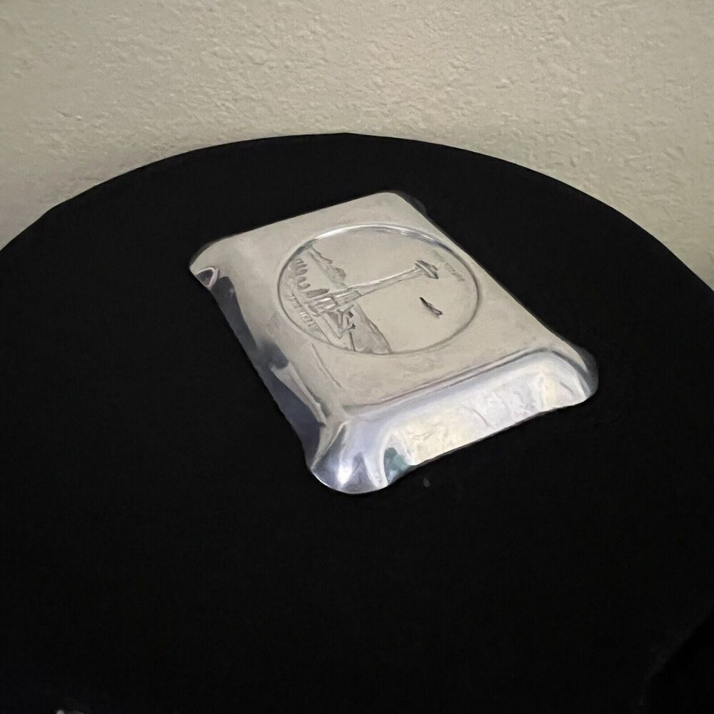 Vtg Seattle Space Needle Mt Rainier Boeing Jet SIGG Hammered Aluminum Ashtray - Picture 8 of 9